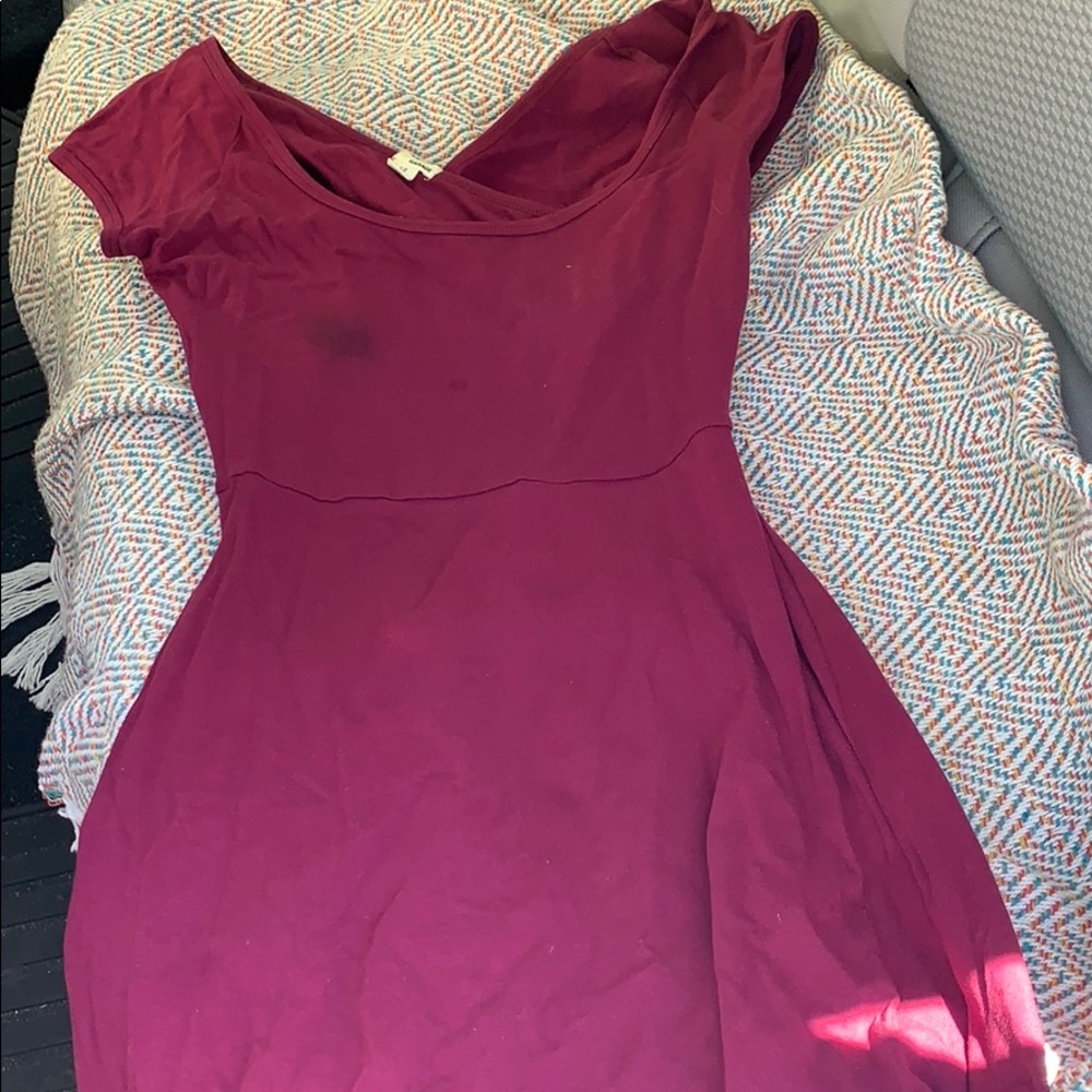 Burgundy dress with short sleeves